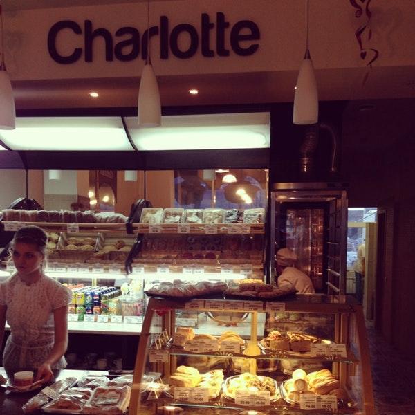 Charlotte, Кафе-булочная